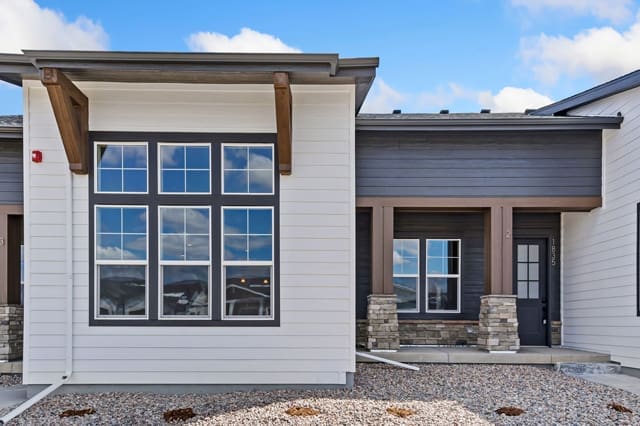 Bloom – 2978 Fleet Drive #3